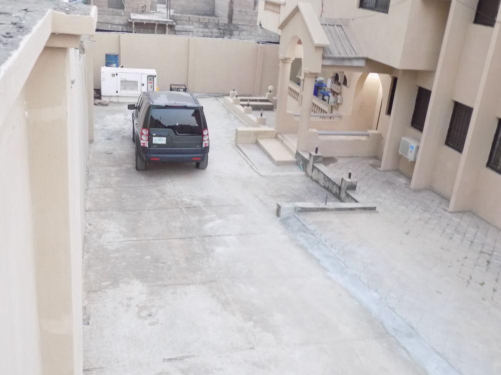 Posh Apartments And Hotel Ikeja Luaran gambar