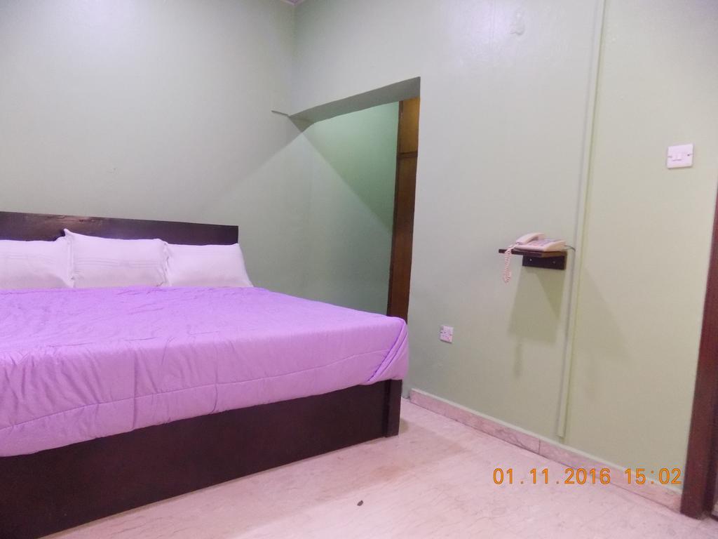 Posh Apartments And Hotel Ikeja Luaran gambar