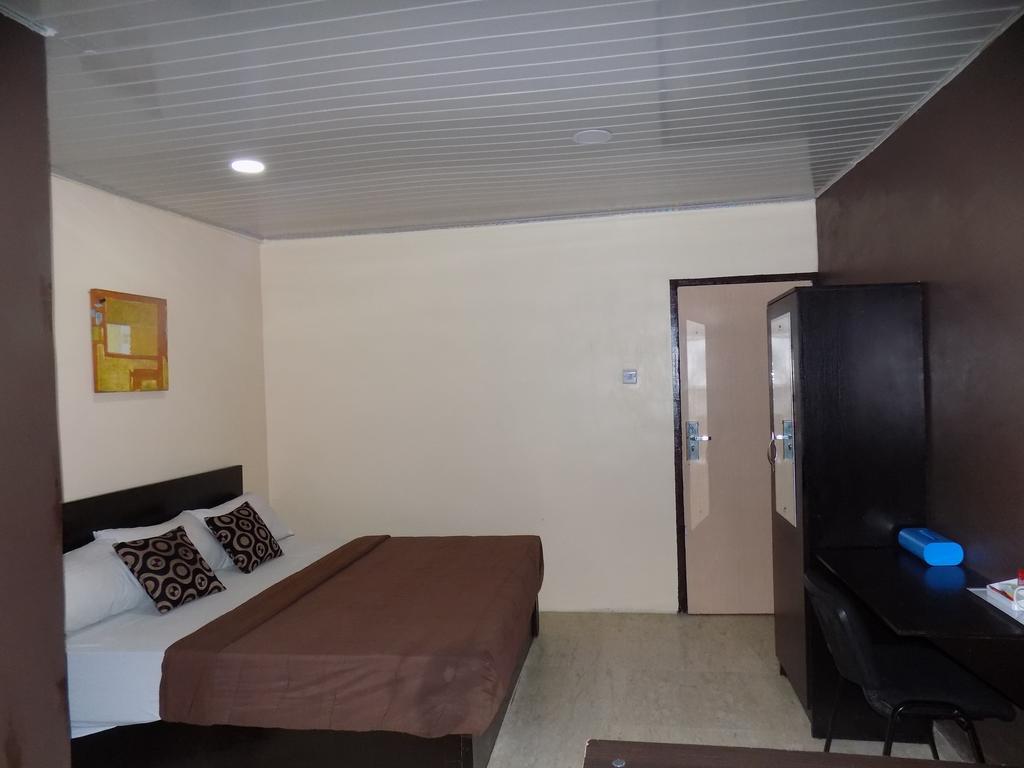 Posh Apartments And Hotel Ikeja Luaran gambar