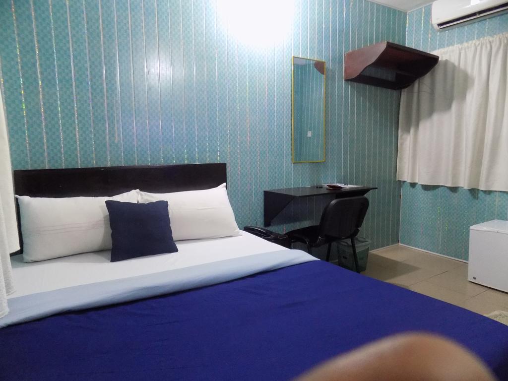 Posh Apartments And Hotel Ikeja Luaran gambar