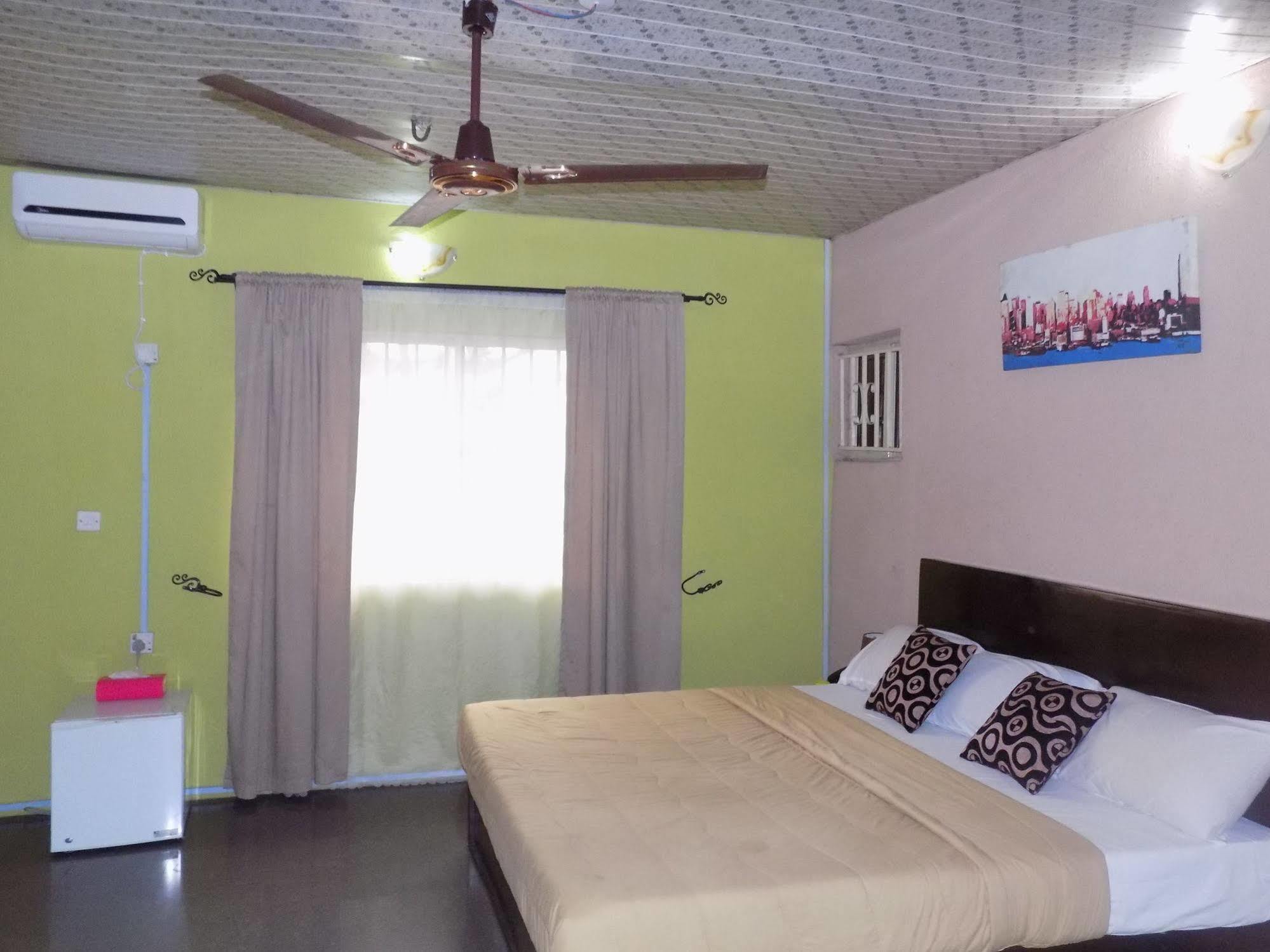 Posh Apartments And Hotel Ikeja Luaran gambar