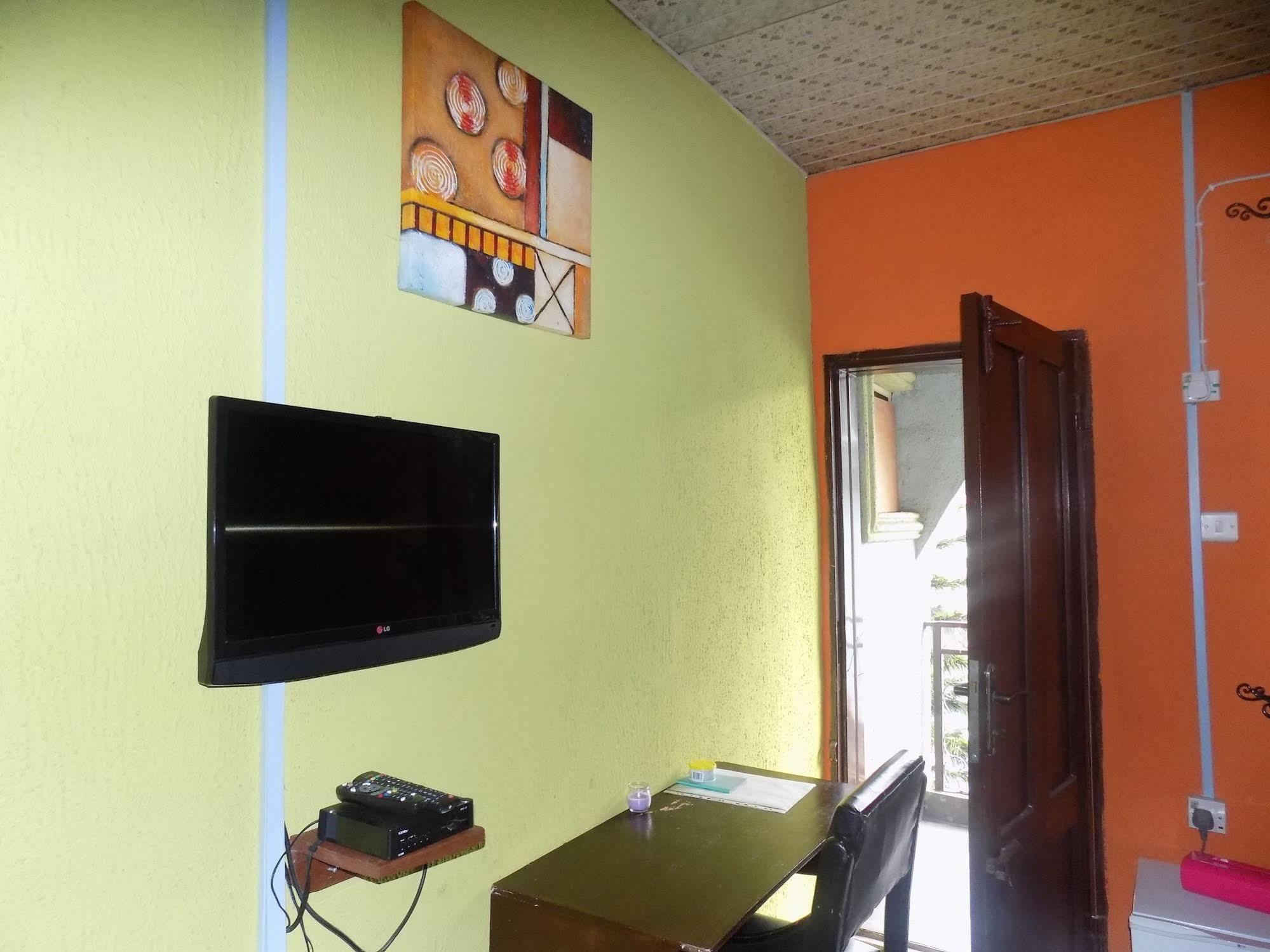 Posh Apartments And Hotel Ikeja Luaran gambar