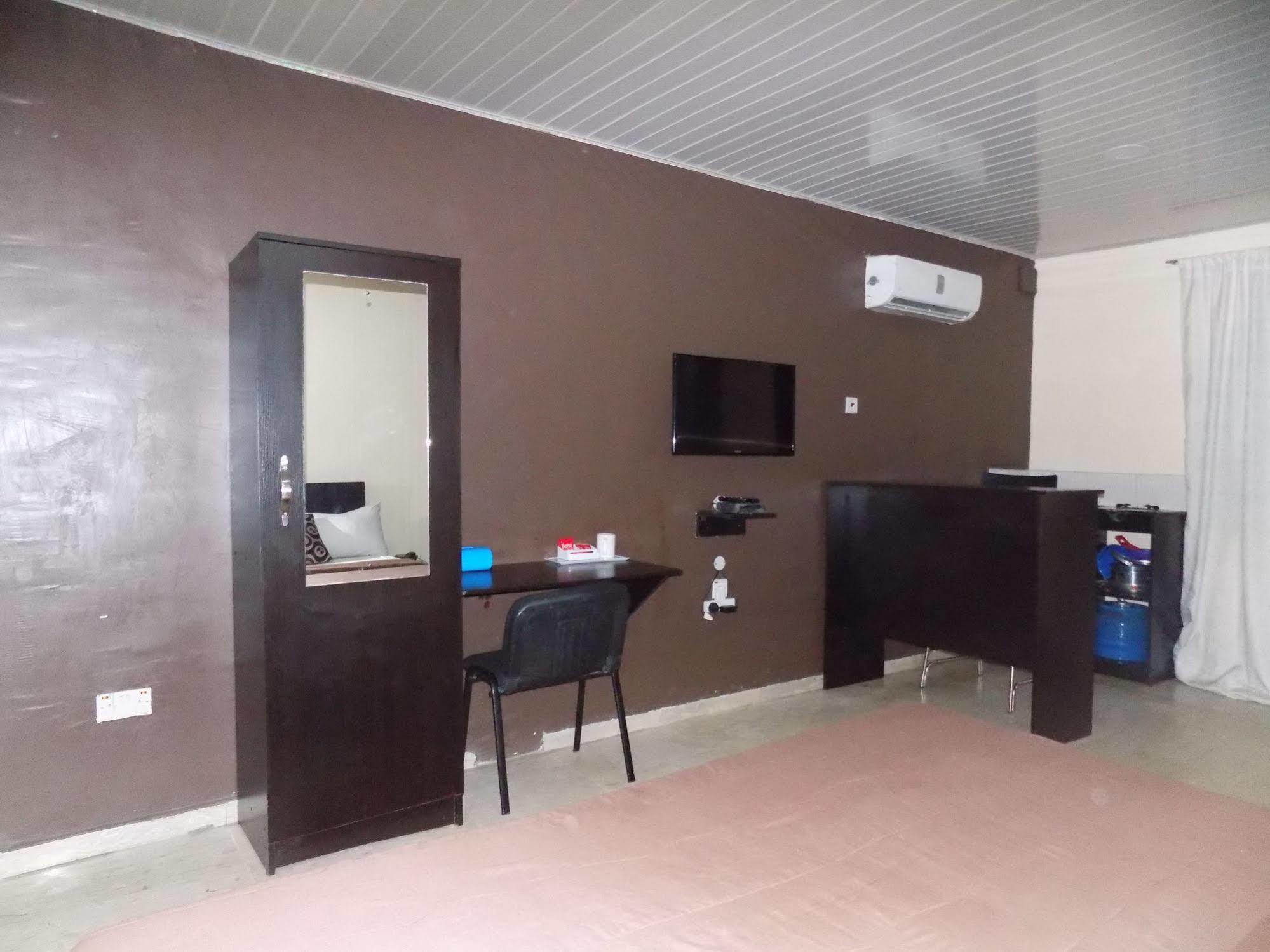 Posh Apartments And Hotel Ikeja Luaran gambar
